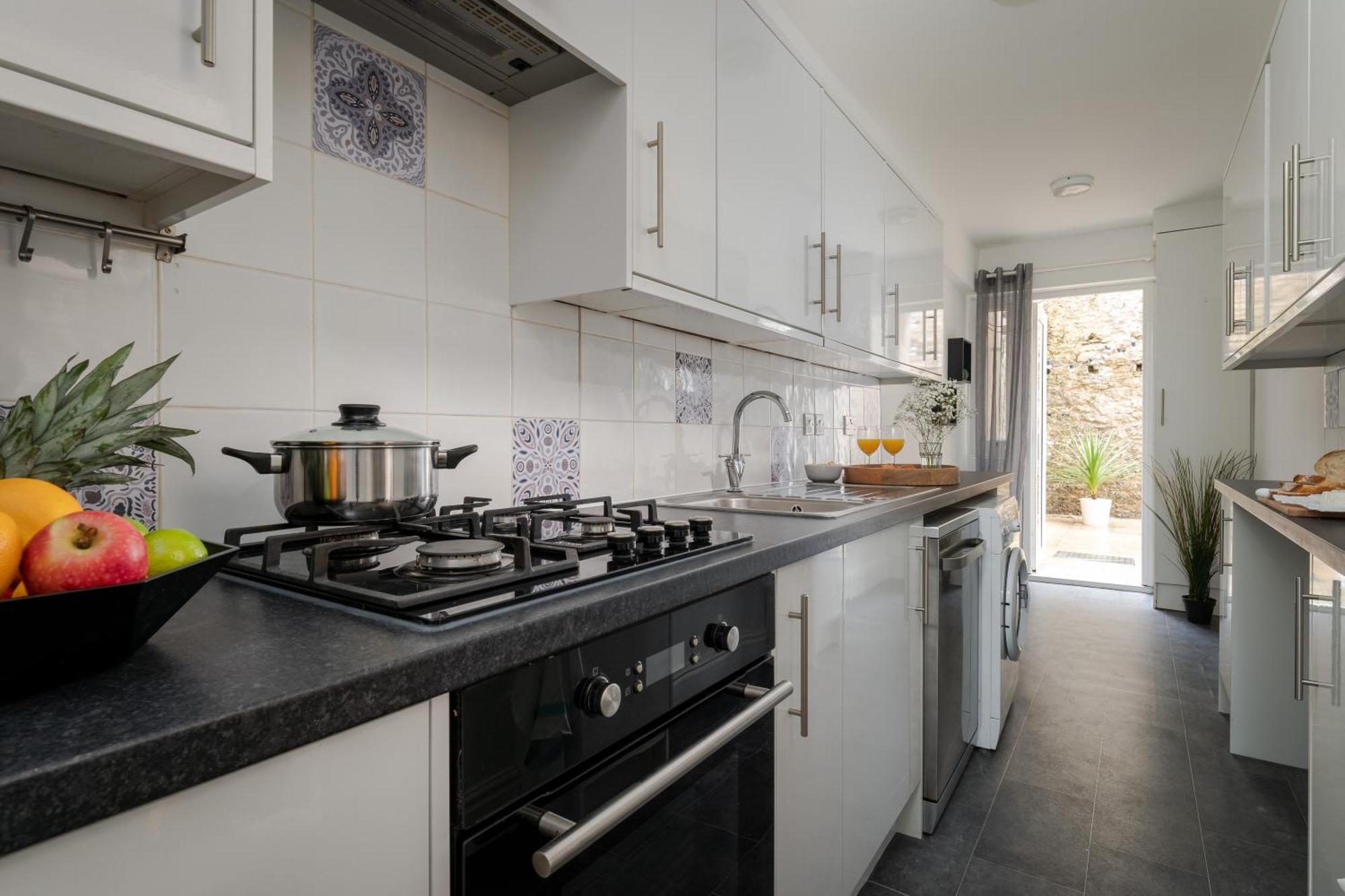 Near Beach, Torquay Heights Modern Apartments, Pet Friendly Номер фото