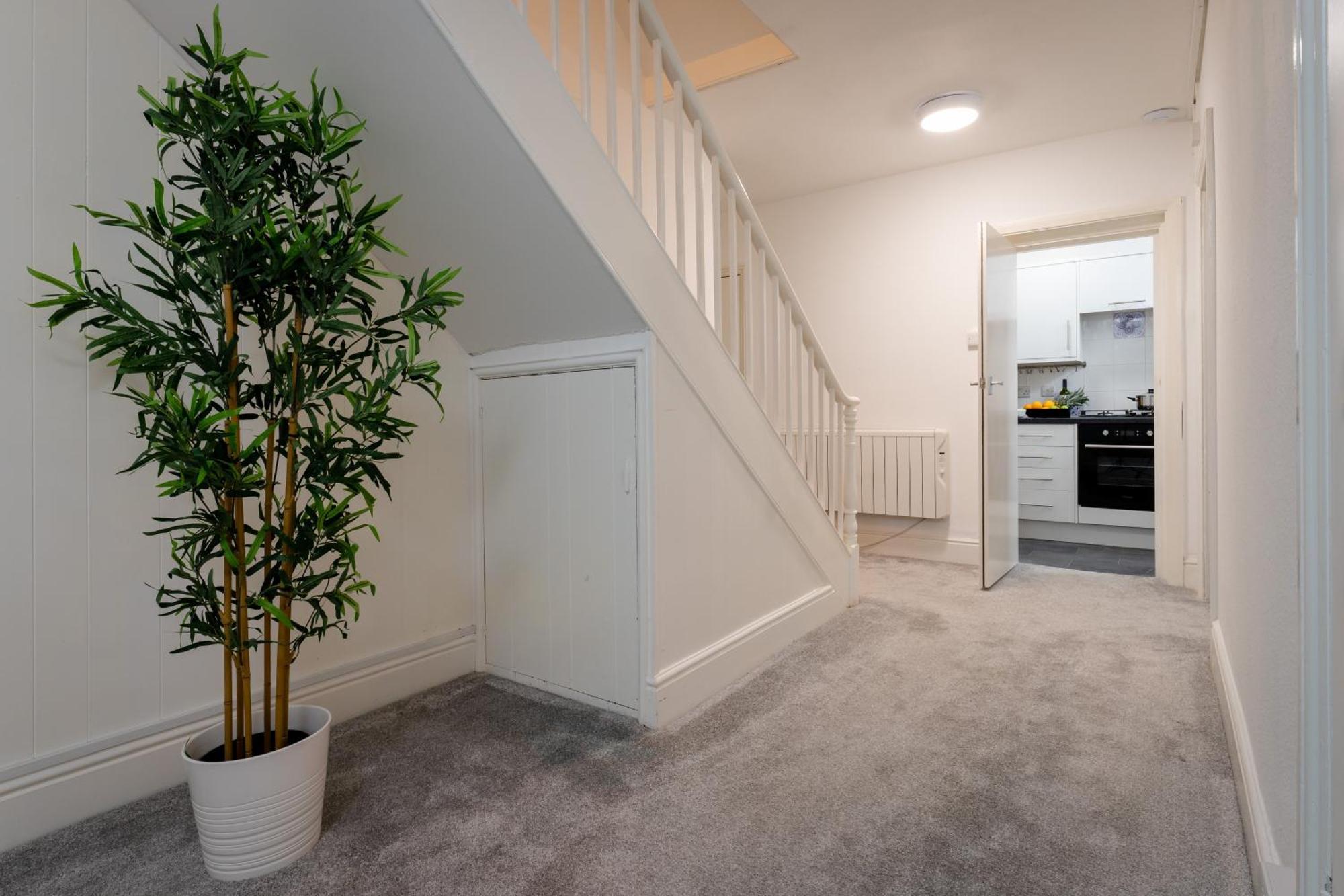 Near Beach, Torquay Heights Modern Apartments, Pet Friendly Номер фото